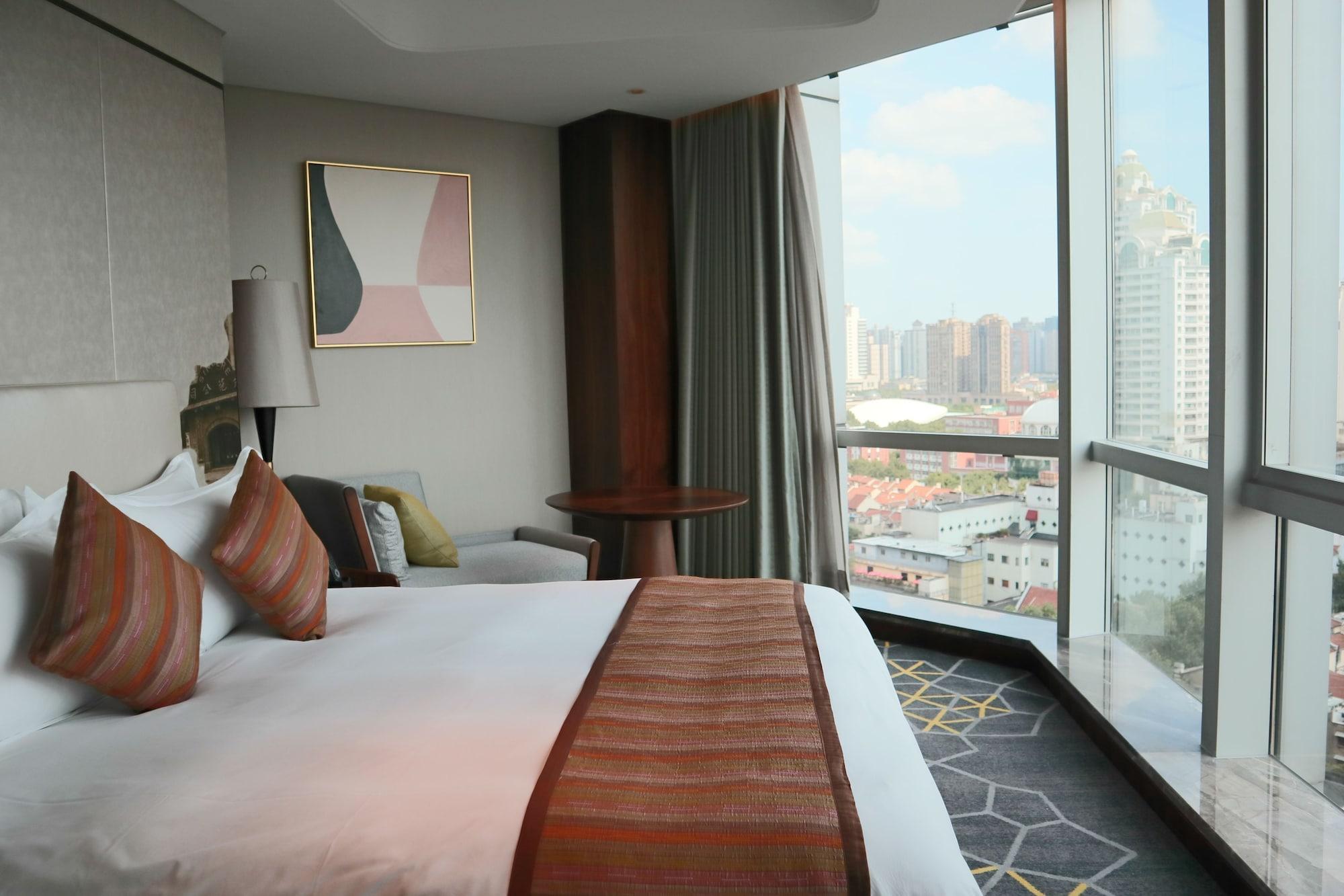 Howard Johnson Huaihai 5*