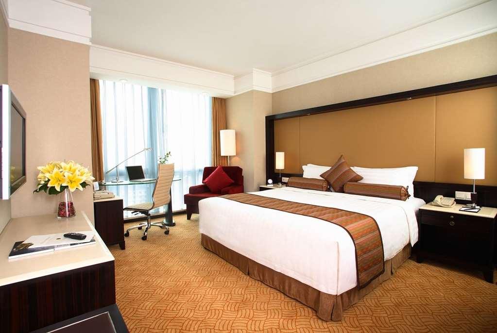 Hotel Howard Johnson Huaihai 5*