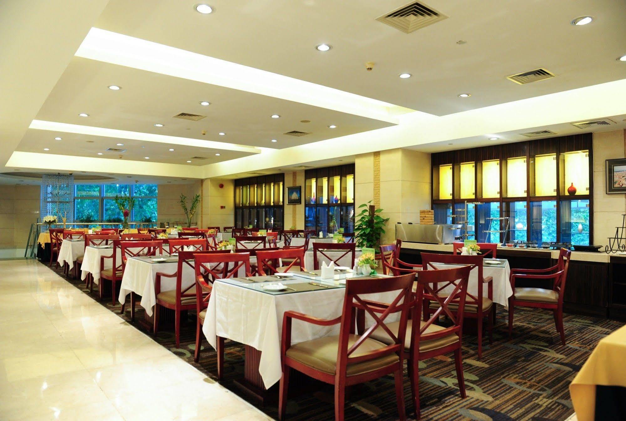 Hotel Howard Johnson Huaihai Shanghai