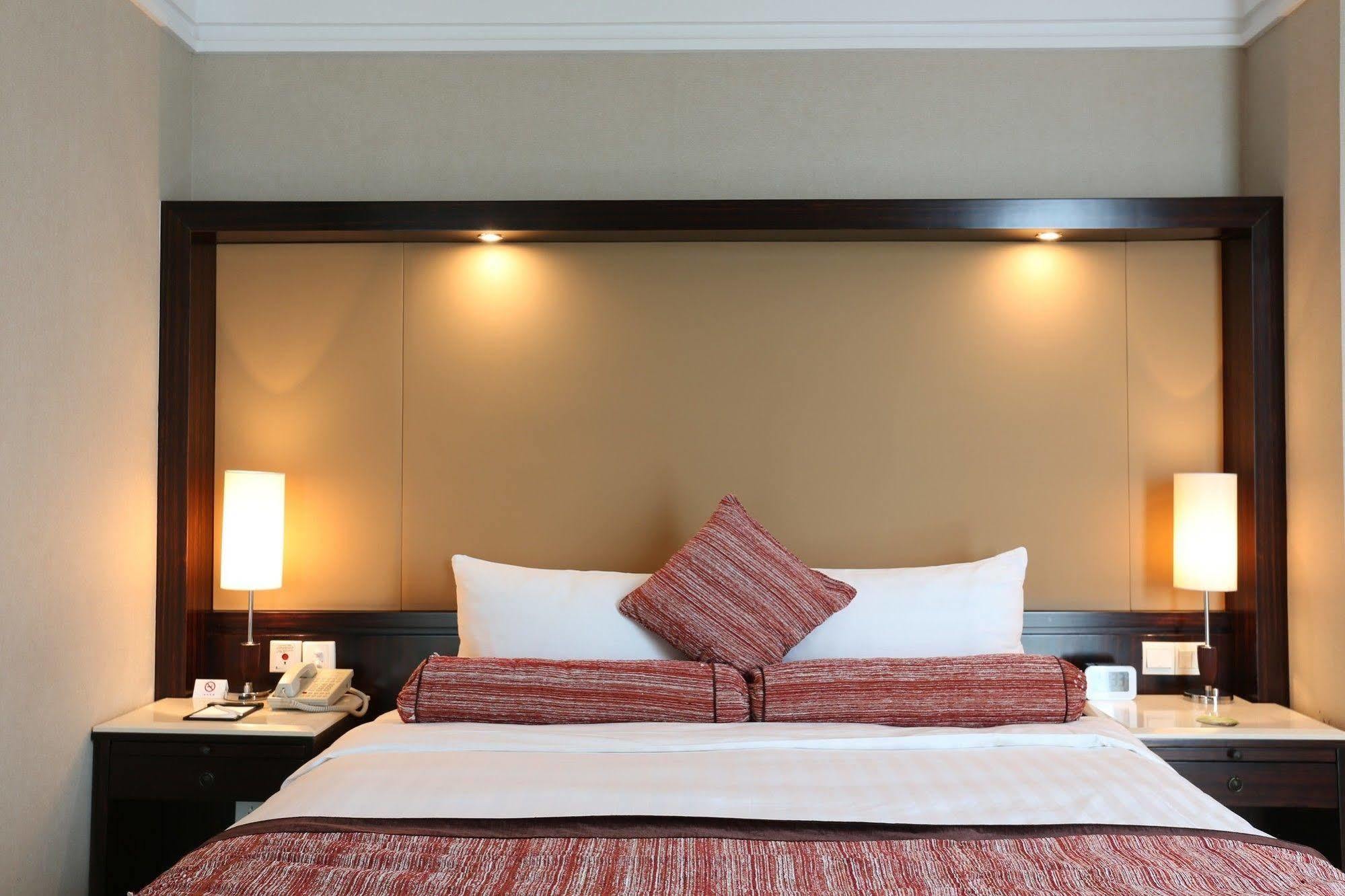 Hotel Howard Johnson Huaihai