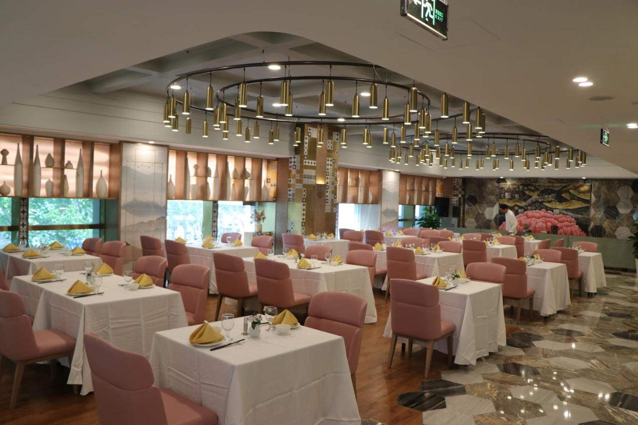 Howard Johnson Huaihai Hotel Shanghai